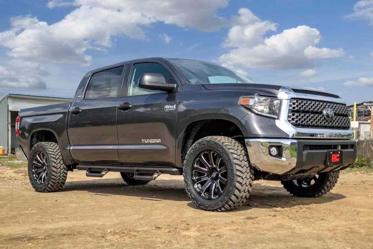 Rough Country 1.75 Inch Leveling Lift Kit 07-20 Tundra 2WD/4WD